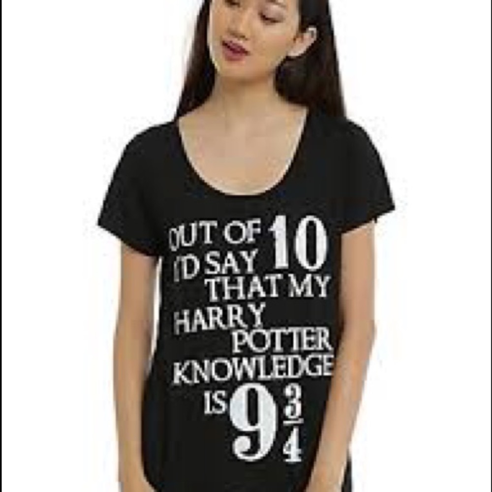 ☀️☀️☀️ 4/$20 Hot Topic Harry Potter tee!